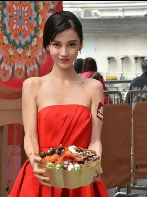 娱乐吃瓜最美女艺人,揭秘最美女艺人吃瓜盛宴